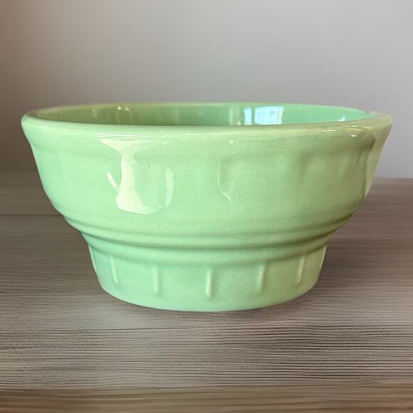 Haeger Pottery #33 Bowl planter Chartreuse green MCM vintage - Picture 1 of 5